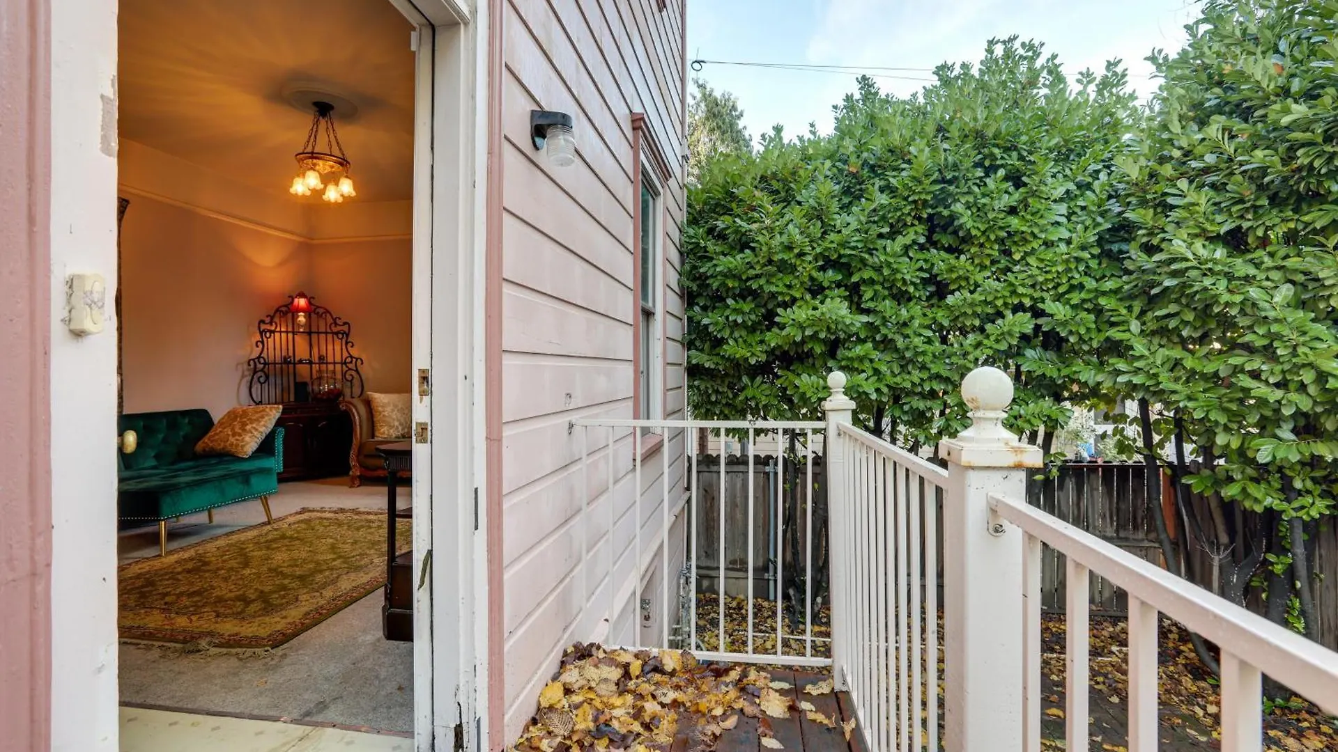 Eclectic Sacramento Home About Half Mi To Downtown!